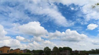 Stapelwolken vanmiddag