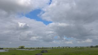 Wolken boven de Lek