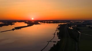 Zonsopkomst boven Biesbosch 