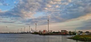 Bewolking boven Noordzeekanaal vanmorgen vroeg 