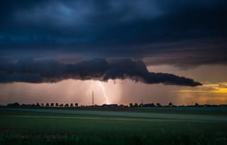 Zwaar onweer afgelopen weekend (bliksem)