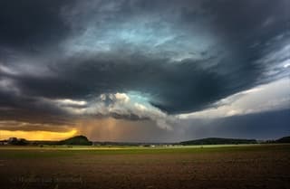 Supercell onweersbui boven België 
