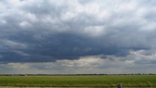 ZWAAR BEWOLKT 