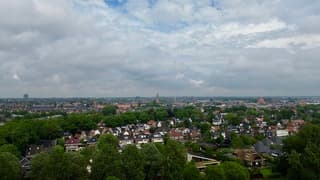 zon en opklaringen na regenbuien in Beverwijk
