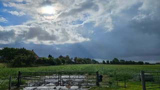 Zonneschijn door de wolken