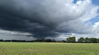 Regenbui in aantocht 