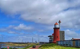Veel zon en wind langs de kust bij Ijmuiden 