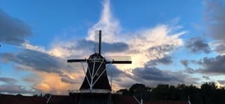 De Bolwerksmolen tijdens zonsondergang 