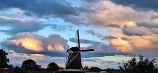 De Bolwerksmolen tijdens de zonsondergang 