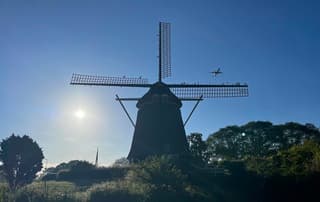Rond kwart over 7 kun je de laatste restjes mist nog zien. 