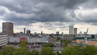 Donkere wolken boven Eindhoven 